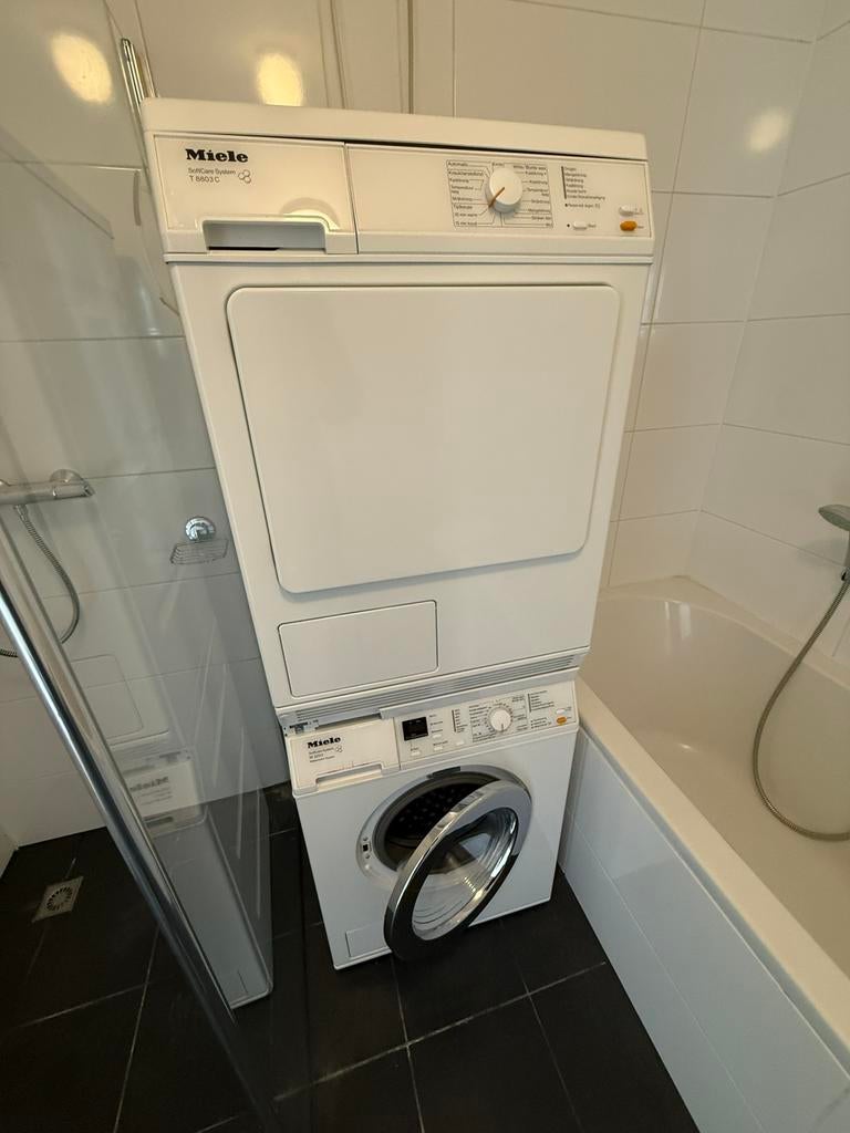 Miele Wasmachine & Droger, Witgoed en Apparatuur, Wasmachines, Ophalen, 1200 tot 1600 toeren, Gebruikt, 4 tot 6 kg