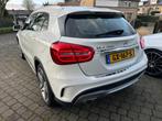 Mercedes-Benz GLA-klasse 200 Ambition, AMG, Pano, Trekhaak, Gebruikt, 715 kg, Wit, Bedrijf