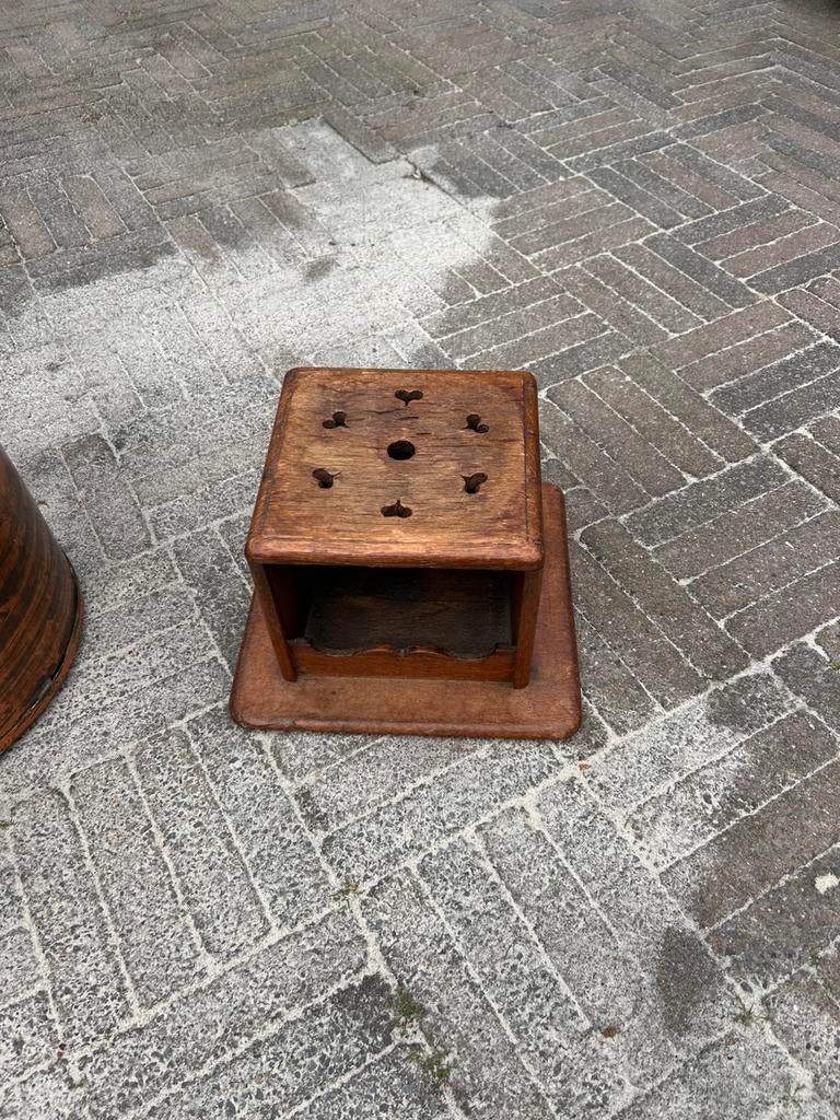 antiek voetenstoof, Ophalen