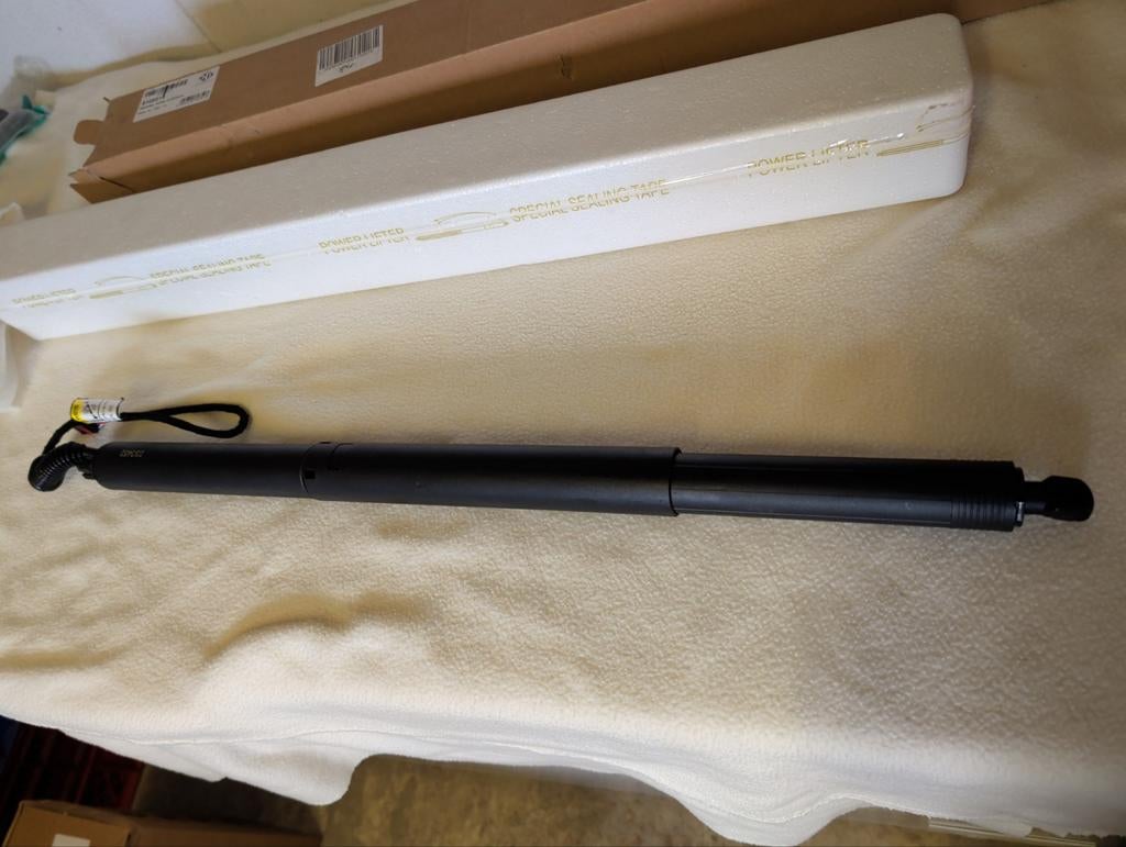 Elektrische Achterklep Demper Skoda Superb III (3V) Liftback, Ophalen of Verzenden, Nieuw, Skoda