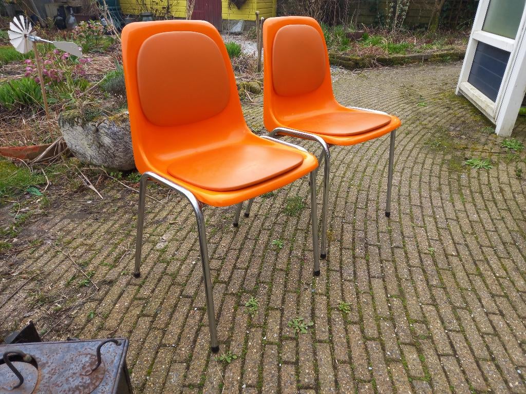 Retro twee oranje unic belgium stoelen, Ophalen of Verzenden, Huis en Inrichting