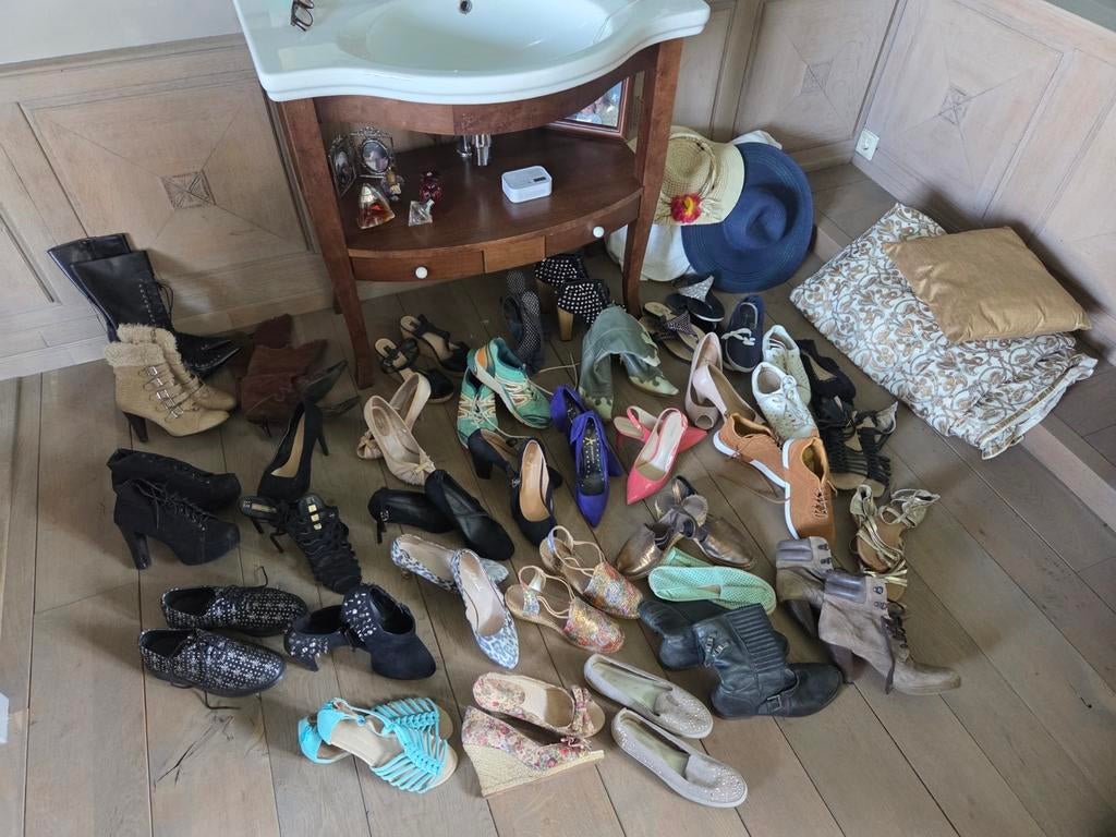 Partij schoenen (maat 39), Ophalen