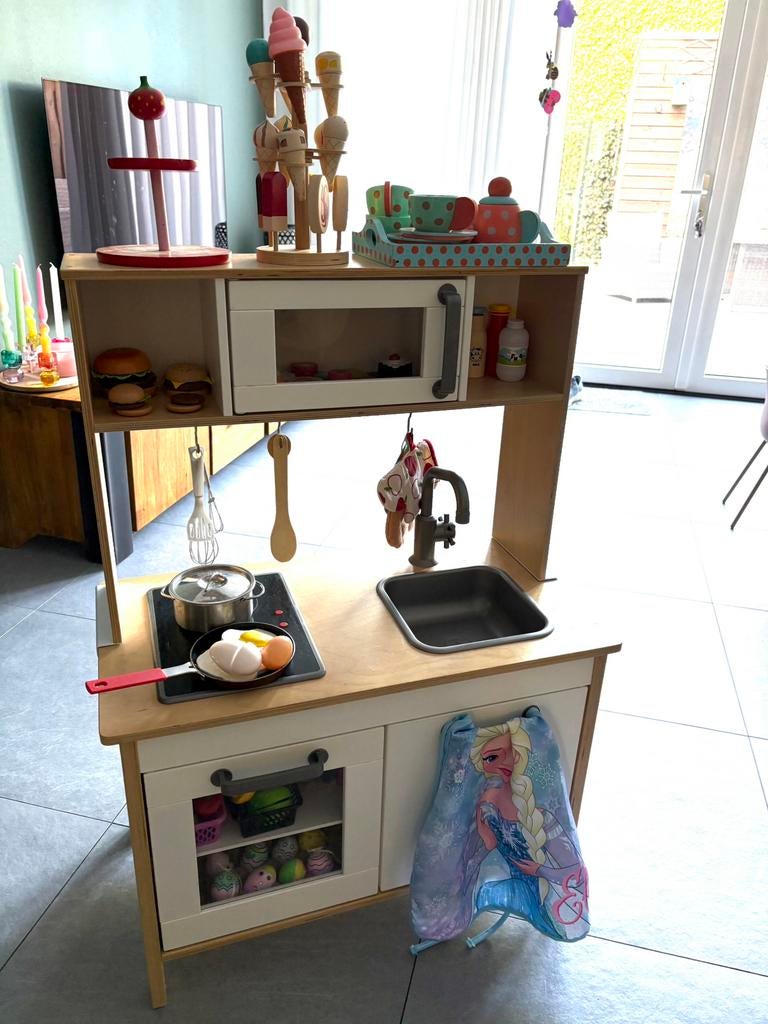 Speelkeuken met veel accessoires, Ophalen, Zo goed als nieuw