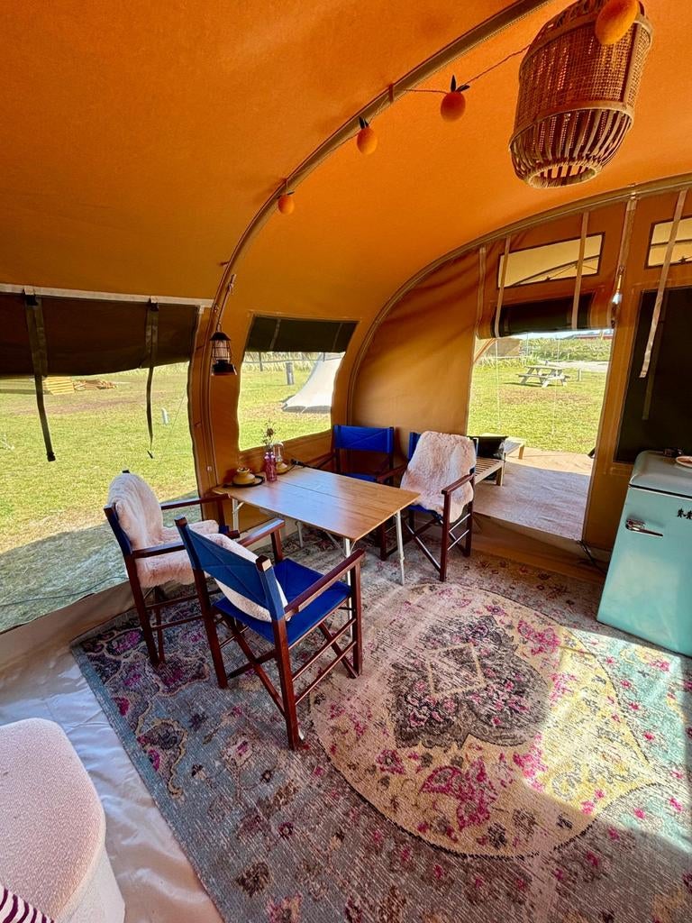 Tent op Vlieland Stortemelk, Caravans en Kamperen