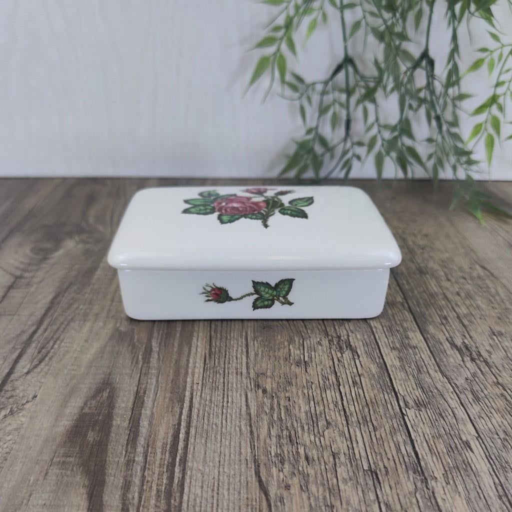 Wedgwood Moss Rose Lepeldoosje / Sigarettendoosje, Ophalen of Verzenden