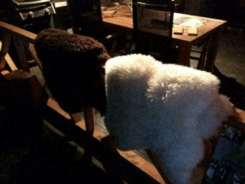 Grote nieuwe schapenvachten wit , gemêleerd en bruin schaap, 100 tot 150 cm, Nieuw, Ophalen of Verzenden, Ovaal