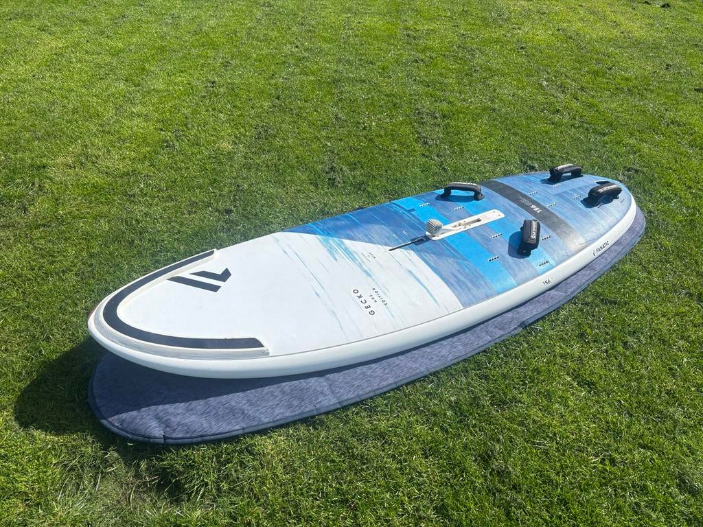 Fanatic Gecko 156L windsurfboard met zwaard, vin en boardbag, Ophalen, 250 tot 300 cm, Met draagtas, Zo goed als nieuw