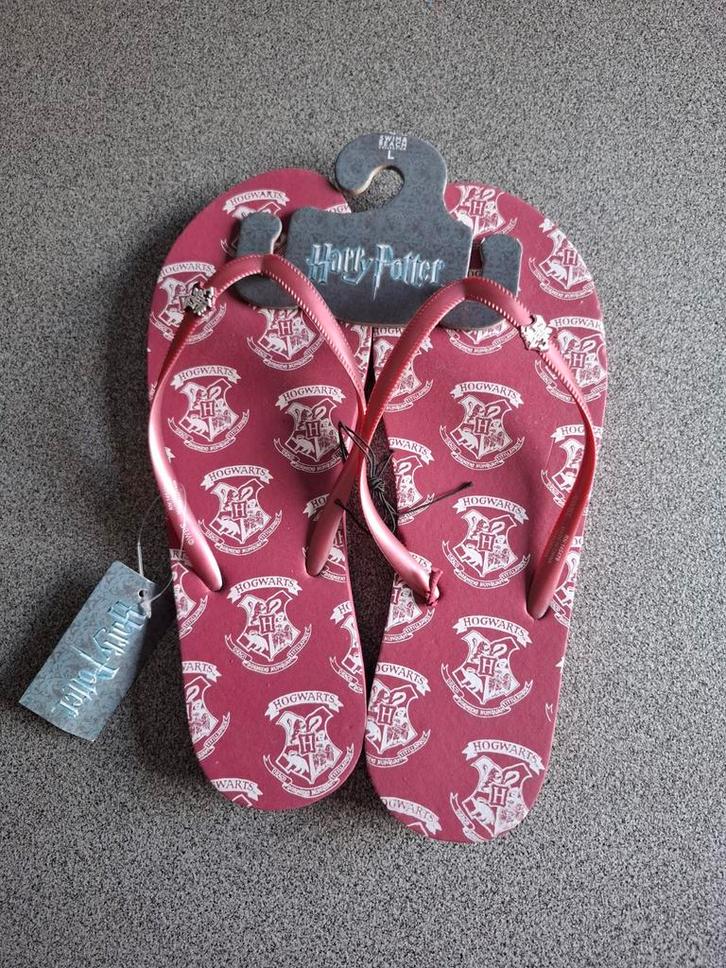 Bordeauxrode slippers Harry Potter, Kleding | Dames, Schoenen, Nieuw, Slippers, Rood, Ophalen of Verzenden