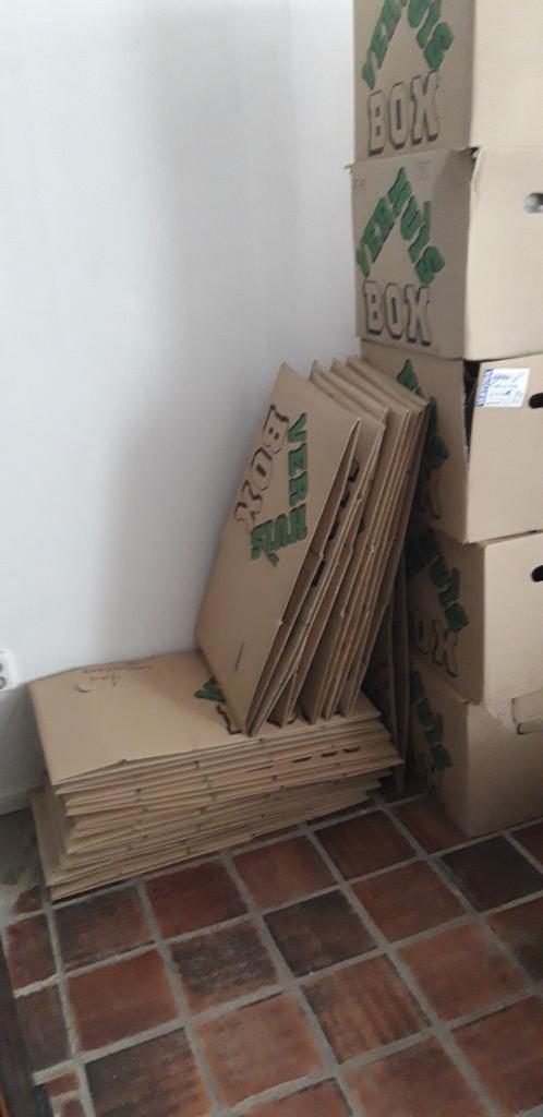 Verhuis dozen. Verhuis boxen. Opbergdoos., Ophalen, Minder dan 40 cm, Doos, Minder dan 35 cm