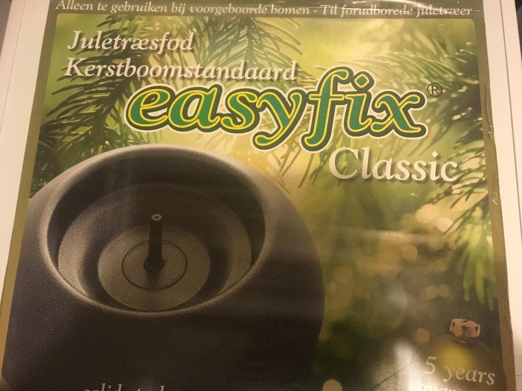 Te koop nieuwe metalen easyfix voor kerstboom., Diversen, Kerst, Ophalen of Verzenden, Nieuw