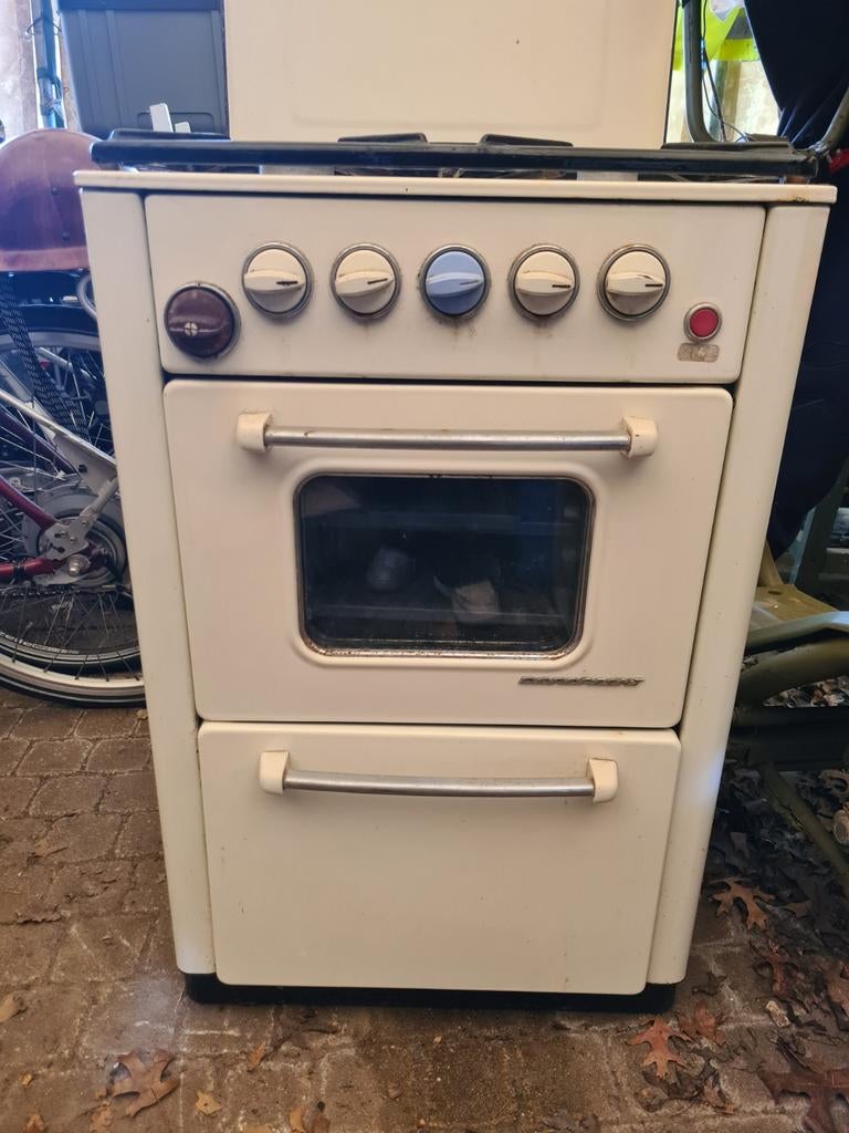 Vintage gasfornuis met oven ideaal voor buitenkeuken, Witgoed en Apparatuur, Ophalen, Gebruikt, 4 kookzones, Gas