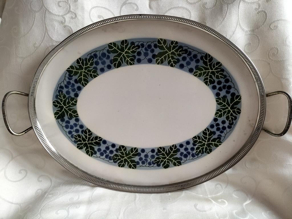 Dienblad Art Deco druiven en wijnstok blad motief, Antiek en Kunst, Antiek | Keramiek en Aardewerk, Ophalen of Verzenden