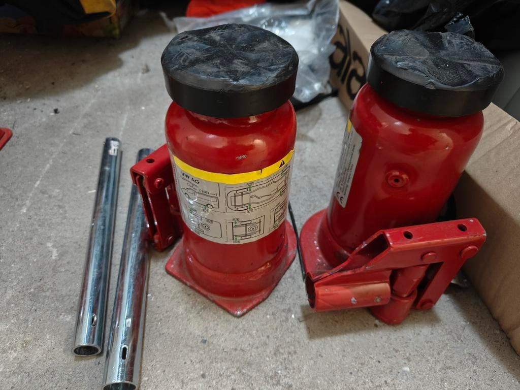 Twee potkrikken, VW, 3.5 tonn, Ophalen of Verzenden, Gebruikt, Hydraulisch, Garagekrik