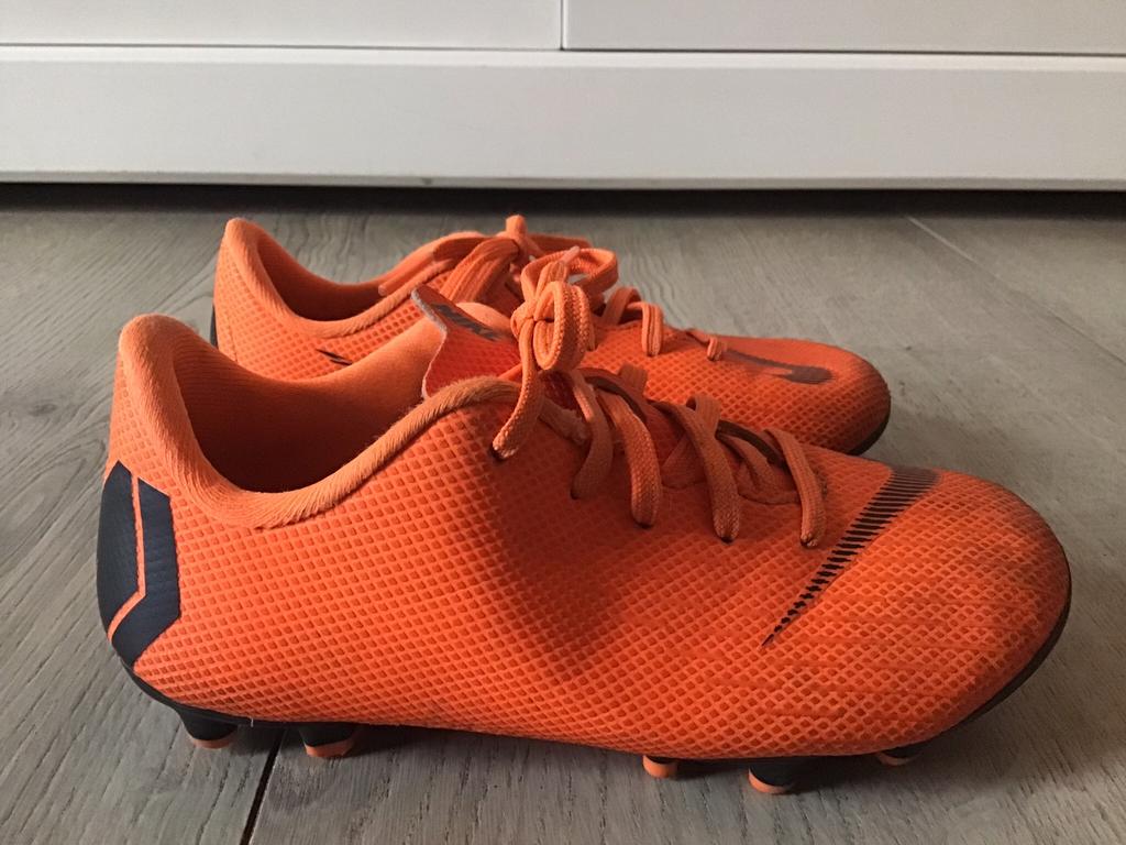 Zgan oranje Nike Mercurial voetbalschoenen maat 28, Zgan oranje Nike Mercurial voetbalschoenen maat 28, Schoenen, Ophalen of Verzenden