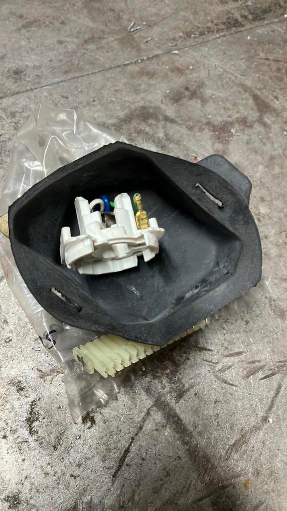 Honda scoopy koplamp rubber fitting nos, Ophalen of Verzenden, Nieuw, Koplamp, Overige merken