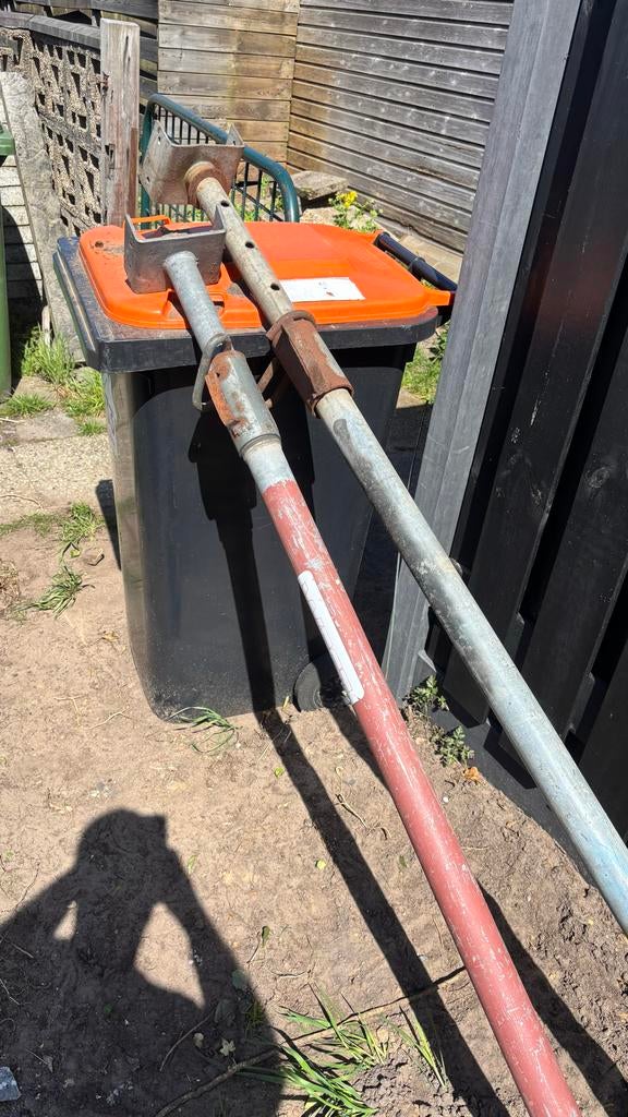 Bouwstempels/stutten 2x, Doe-het-zelf en Verbouw, Steigers, Ophalen of Verzenden, Gebruikt, Overige typen, 2 tot 5 meter