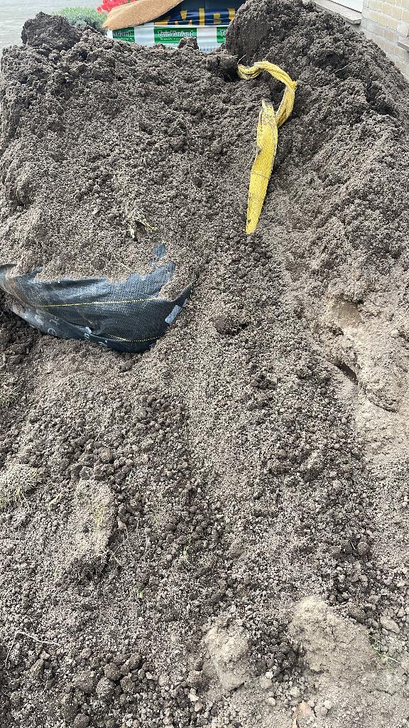 GEZOCHT grond, Ophalen, Tuinaarde