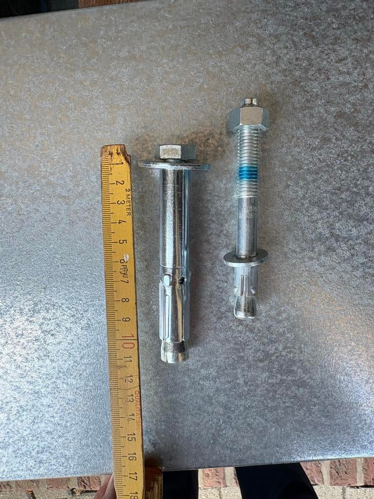 Hilti Ankerbouten en Keilbouten - Diverse Maten, Ophalen of Verzenden, Zo goed als nieuw, 100 tot 250 mm, Bouten of Moeren