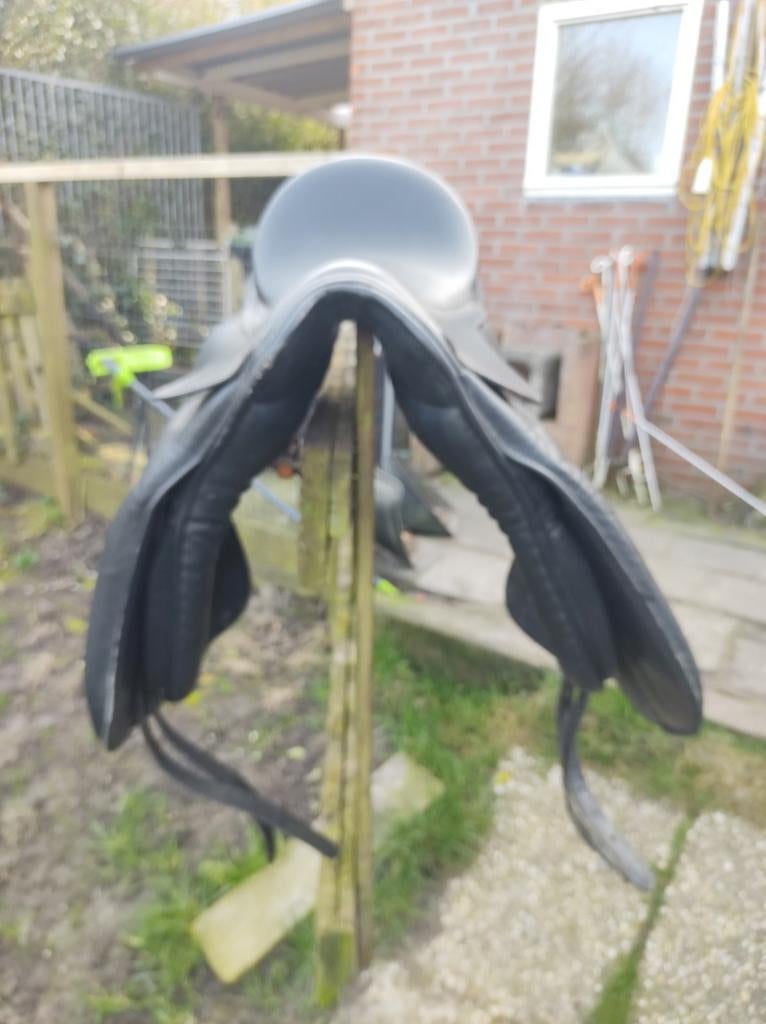 Dressuur zadel Medium-boom maat 3. 17,inch, Dieren en Toebehoren, Ophalen of Verzenden, Dressuur