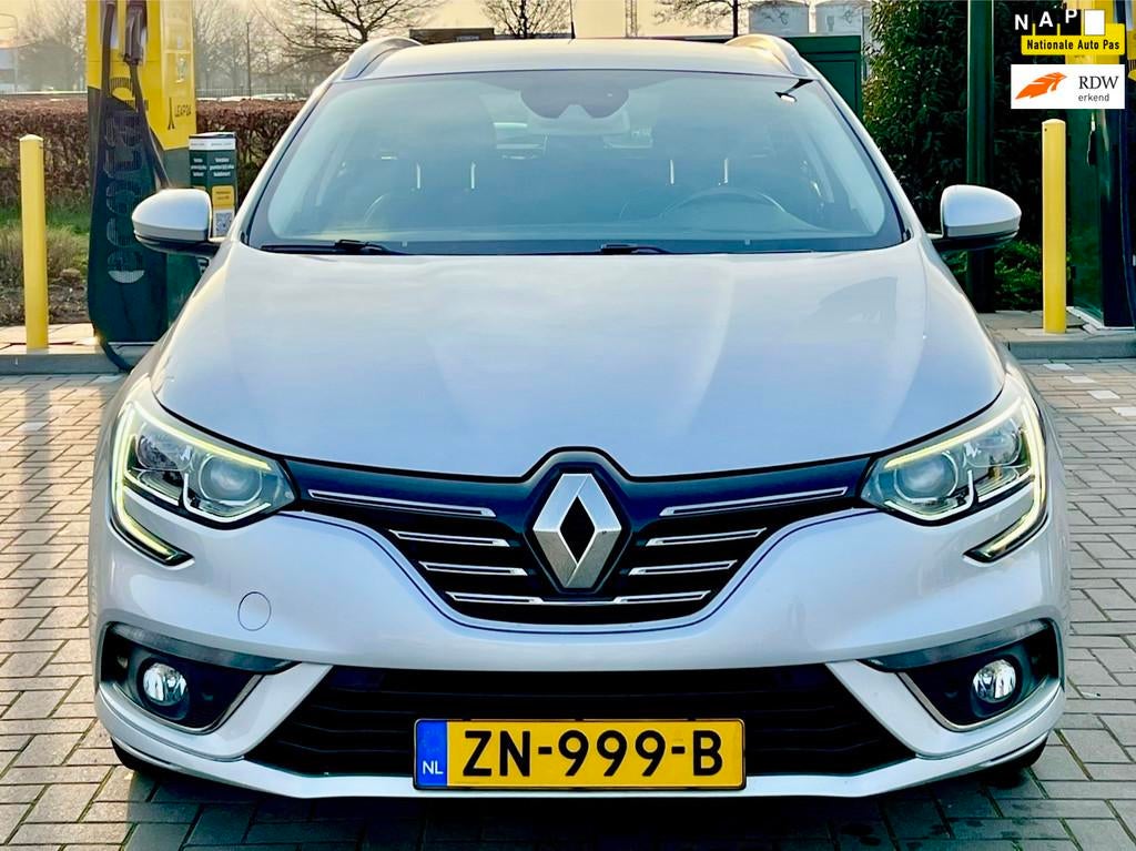 Renault Mégane Estate 1.3 TCe Bose 2019 AUTOMAAT NAV/CAMERA, Auto's, Renault, Gebruikt, 4 cilinders, 1290 kg, Leder en Stof