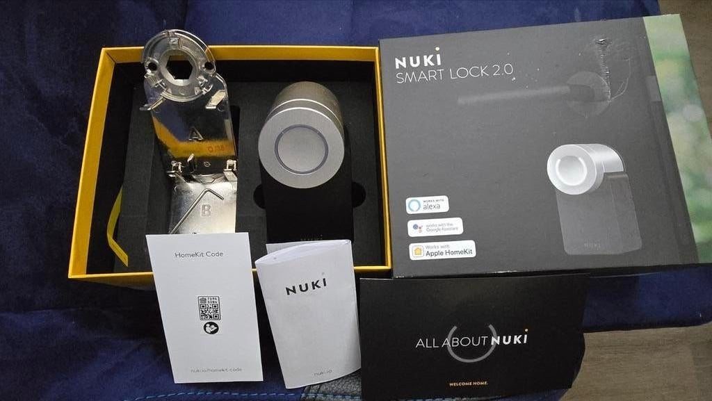 Nuki Smart Lock 2.0 & Bridge - Slim Deurslot, Ophalen of Verzenden, Zo goed als nieuw, Overige materialen, Slot