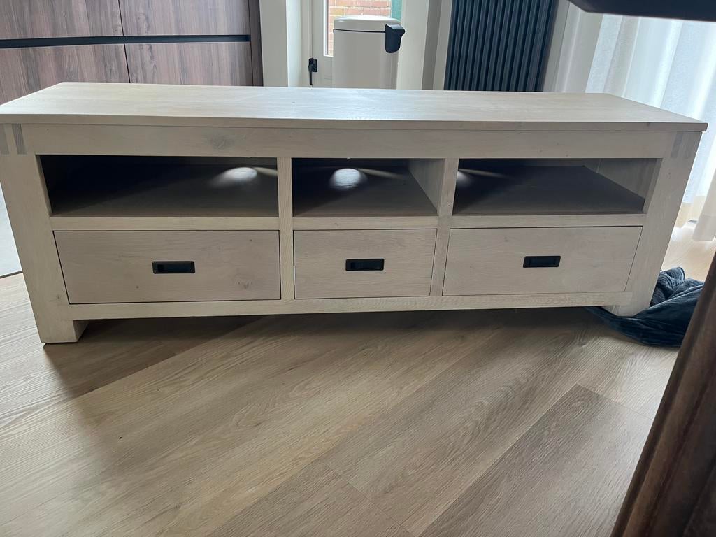 Tv meubel, Ophalen
