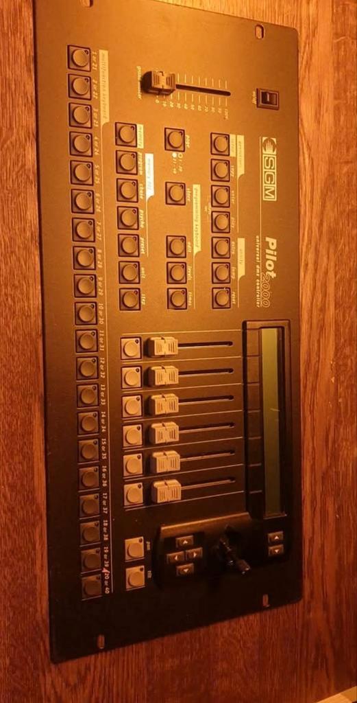 SGM Pilot 2000 Lichtsturing, Muziek en Instrumenten, Licht en Laser, Gebruikt, Licht, Ophalen