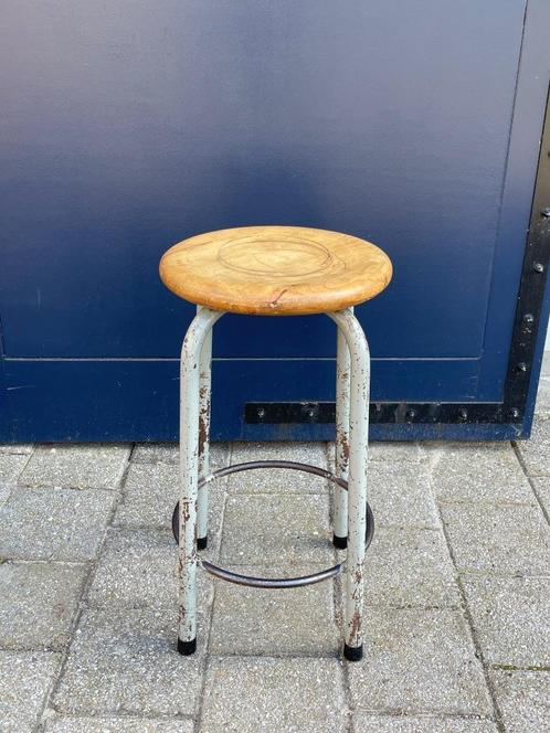 Toffe industriele kruk met voetensteun, grijs, Antiek en Kunst, Curiosa en Brocante, Ophalen