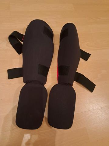 Kickboksbeschermers maat L  beschikbaar voor biedingen