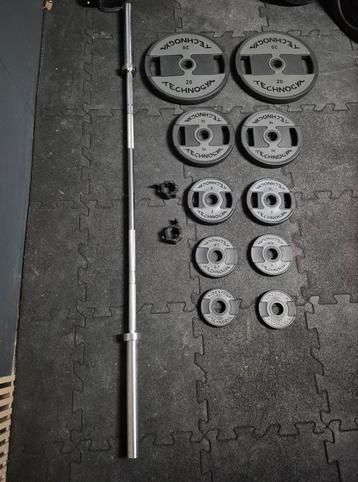 NIEUWSTAAT!! 97,5kg Technogym PU Urethane halterset beschikbaar voor biedingen