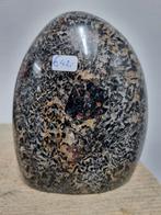 Sculptuur van toermalijn met kwarts, Ophalen of Verzenden, Mineraal