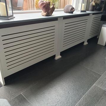 Radiator bekleding wit z.g.a.n. beschikbaar voor biedingen