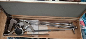 Tekengereedschap voor tafel beschikbaar voor biedingen