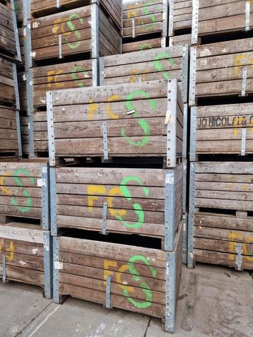 Te koop houten kuubs kisten / kratten openhaardhout beschikbaar voor biedingen