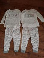 Tweeling meisjes pyjama's met poesjes erop maat 98/104., Ophalen of Verzenden, Zo goed als nieuw, Kleding