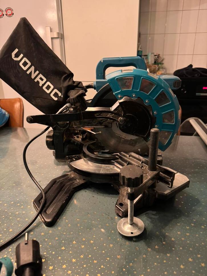 Afkortzaag Vonroc, prima staat!, Doe-het-zelf en Verbouw, Gereedschap | Zaagmachines, Gebruikt, Afkortzaag, 1200 watt of meer