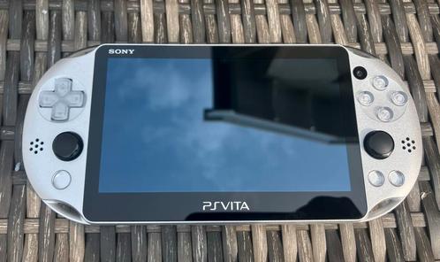 Japanse PS Vita 2000 Dragon Quest limited edition, Spelcomputers en Games, Spelcomputers | Sony PlayStation Vita, Zo goed als nieuw