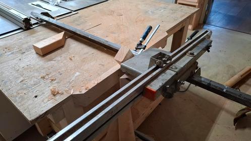 Geleiderail voor doe het zelf bouw tafelzaag, Doe-het-zelf en Verbouw, Gereedschap | Zaagmachines, Gebruikt, Cirkelzaag, 1200 watt of meer