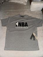 NIEUW Fear of God ESSENTIALS NBA T-shirt (XS), Kleding | Heren, T-shirts, Zwart, Ophalen of Verzenden, Maat 46 (S) of kleiner