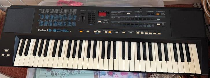 Roland E-15 Keyboard / Synth, Muziek en Instrumenten, Keyboards, Gebruikt, 61 toetsen, Roland, Ophalen
