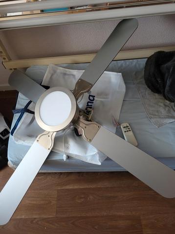 Plafondventilator met verlichting - 130cm beschikbaar voor biedingen