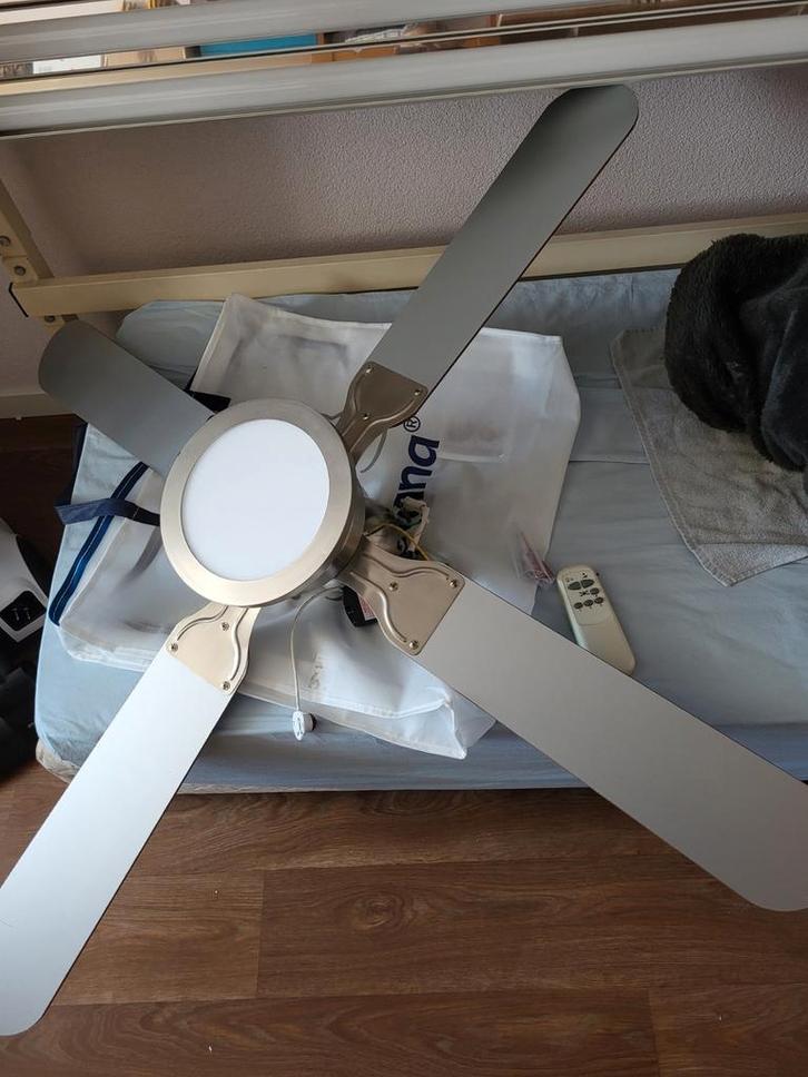 Plafondventilator met verlichting - 130cm, Huis en Inrichting, Lampen | Losse lampen, Gebruikt, Led-lamp, 30 tot 60 watt, E27 (groot)