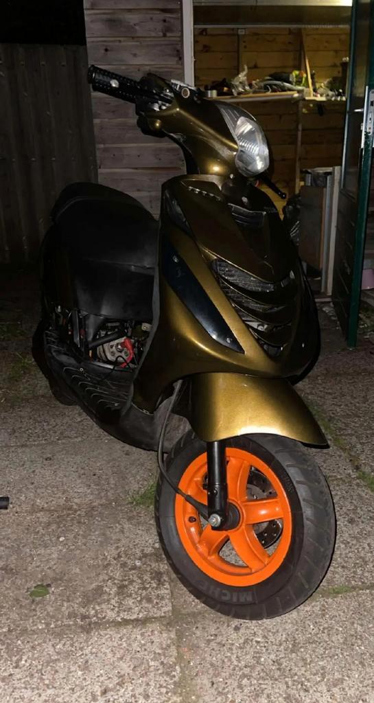 Piaggio zip 70cc 2takt, Fietsen en Brommers, Scooters | Piaggio, Zo goed als nieuw, Zip, Tweetakt, Ophalen of Verzenden
