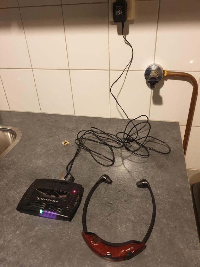Sennheiser TV Koptelefoon - Draadloos, Audio, Tv en Foto, Koptelefoons, Gebruikt, Sennheiser, Ophalen of Verzenden, Over oor (circumaural)