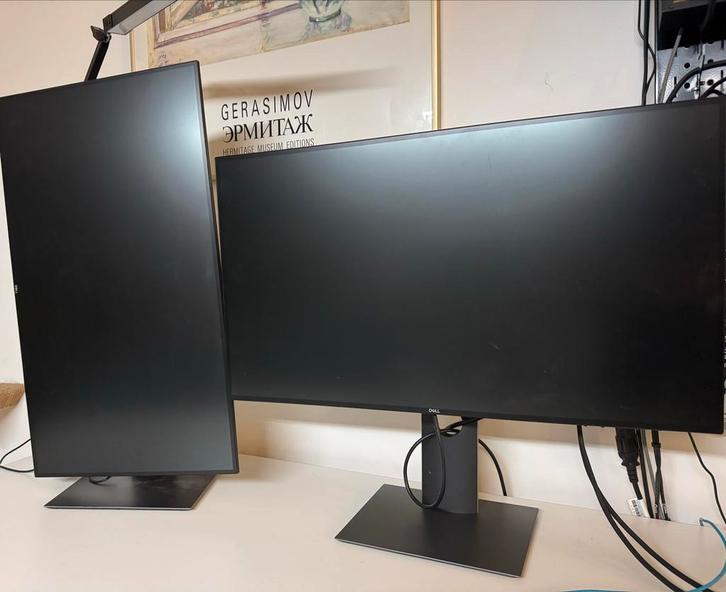2x Dell U2719D 27 inch QHD Monitoren, Computers en Software, Monitoren, Zo goed als nieuw, 60 Hz of minder, DisplayPort, In hoogte verstelbaar