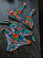 Nieuwe vrolijke bloempatroon bikini maat 38-40, Kleding | Dames, Badmode en Zwemkleding, Ophalen of Verzenden, Nieuw, Bikini