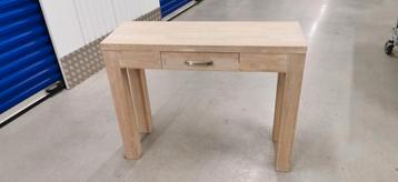 Mooie side-table  beschikbaar voor biedingen