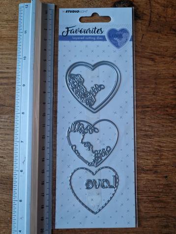 Studio Light Layered Cutting Dies - Love Harten beschikbaar voor biedingen