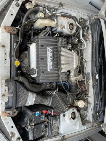 Te koop 6a13 blok uit een mitsubishi galant met automaatbak beschikbaar voor biedingen