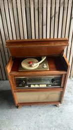 Vintage Saba radio/platenspeler kastje, Antiek en Kunst, Ophalen